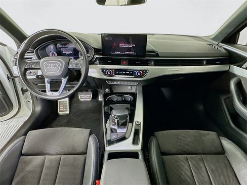 Used 2021 Audi A4 2.0T Premium Plus w/ Premium Plus Package image 3