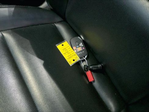 Used 2022 Kia Telluride S image 13