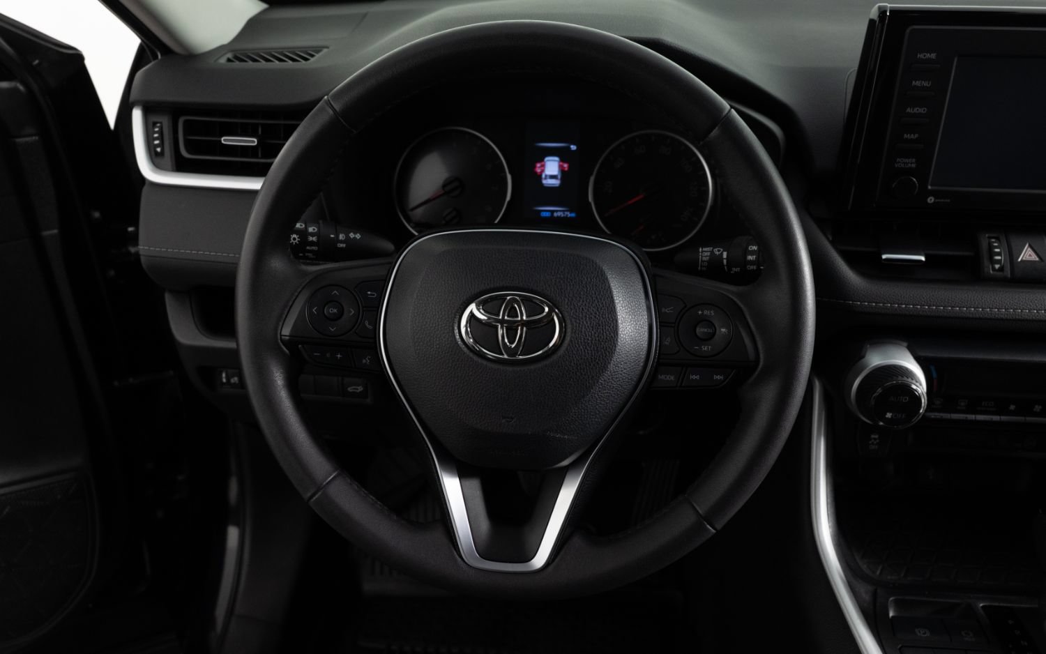 Used 2022 Toyota RAV4 XLE Premium AWD/4WD image 29