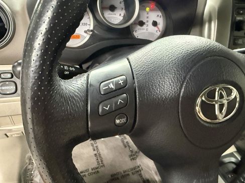 Used 2004 Toyota RAV4 4WD image 17