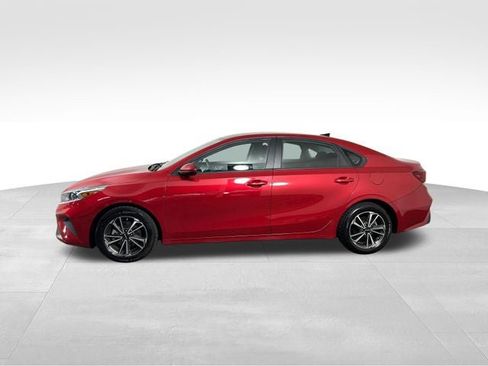 Used 2023 Kia Forte LXS FWD image 3