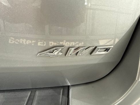 Used 2022 Ford Explorer XLT w/ Equipment Group 202A AWD/4WD image 10