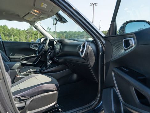 Used 2021 Kia Soul S FWD image 11