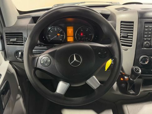 Used 2017 Mercedes-Benz Sprinter 2500 image 15