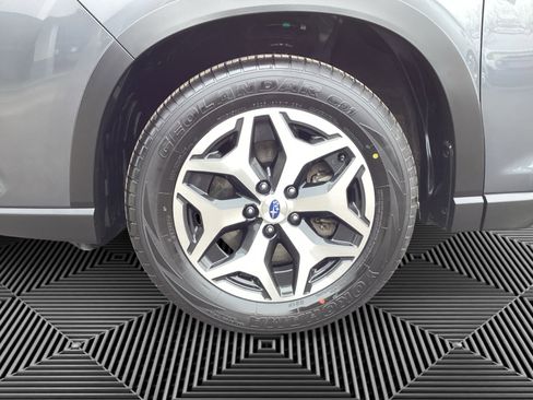 Certified 2023 Subaru Forester Premium image 14