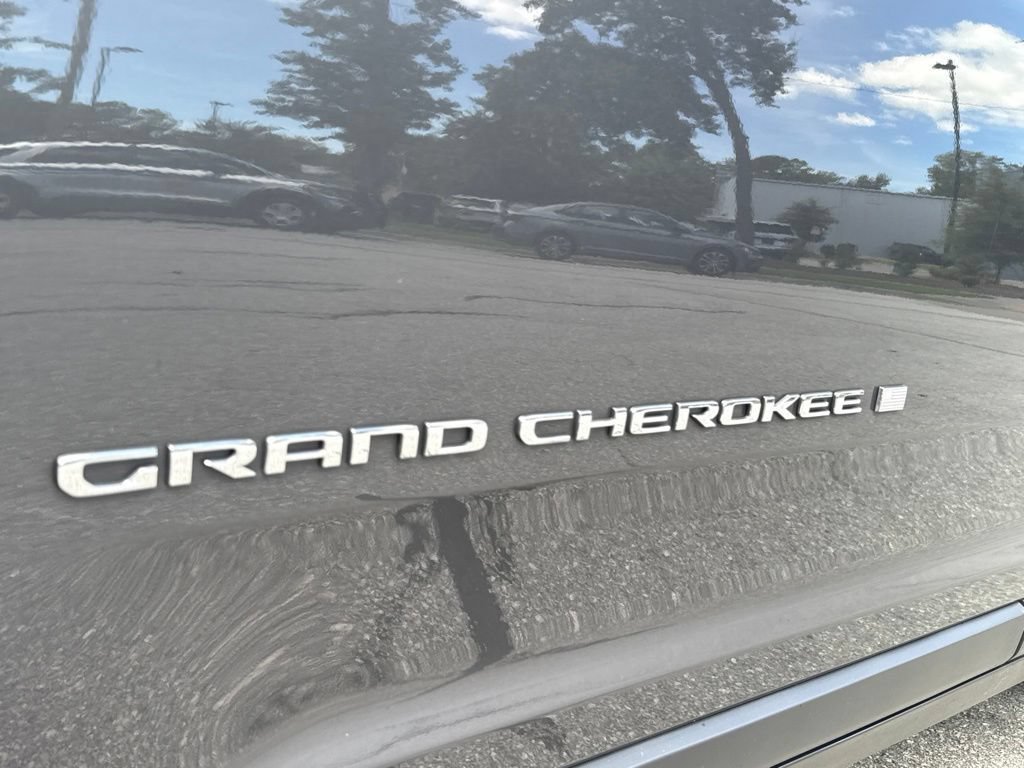 Used 2022 Jeep Grand Cherokee L Laredo w/ Luxury Tech Group I AWD/4WD image 48