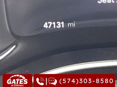 Used 2024 Chrysler Pacifica Limited FWD image 4