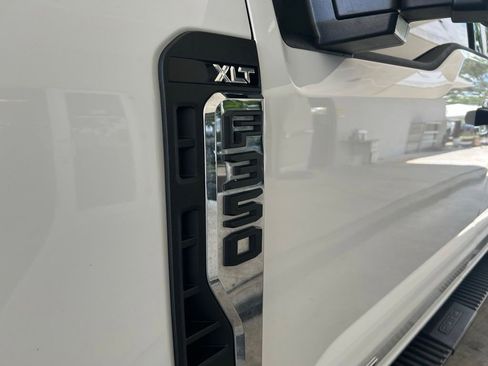 Used 2025 Ford F350 XLT w/ FX4 Off-Road Package AWD/4WD image 13