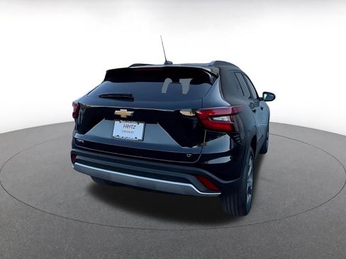 Used 2025 Chevrolet Trax LT image 14