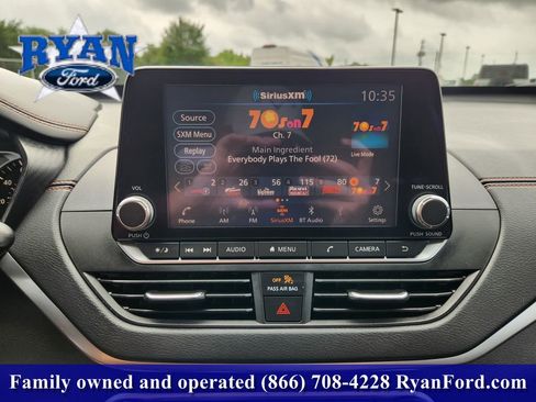 Used 2022 Nissan Altima 2.5 SR w/ Midnight Edition Package FWD image 12