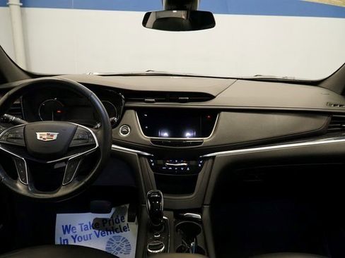Certified 2022 Cadillac XT5 Premium Luxury image 9