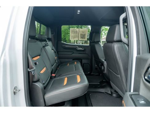 Used 2024 GMC Sierra 1500 AT4 w/ AT4 Preferred Package AWD/4WD image 17
