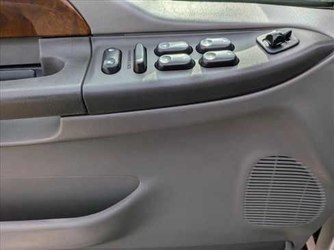 Used 2004 Ford F250 Lariat image 18