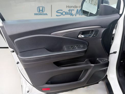 Certified 2021 Honda Pilot Special Edition image 19