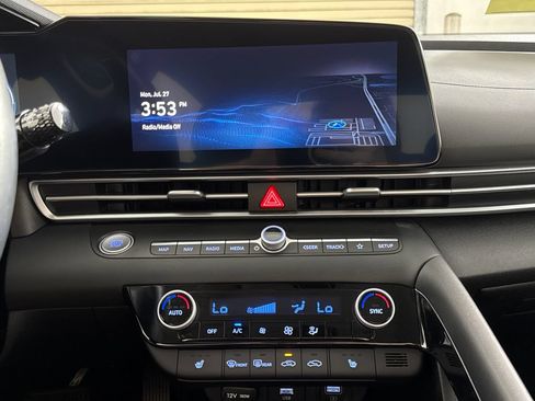 Used 2023 Hyundai Elantra SEL w/ Convenience Package FWD image 20