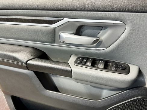 Used 2020 RAM 1500 Big Horn AWD/4WD image 18