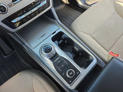 Used 2022 Ford Explorer XLT AWD/4WD image 27