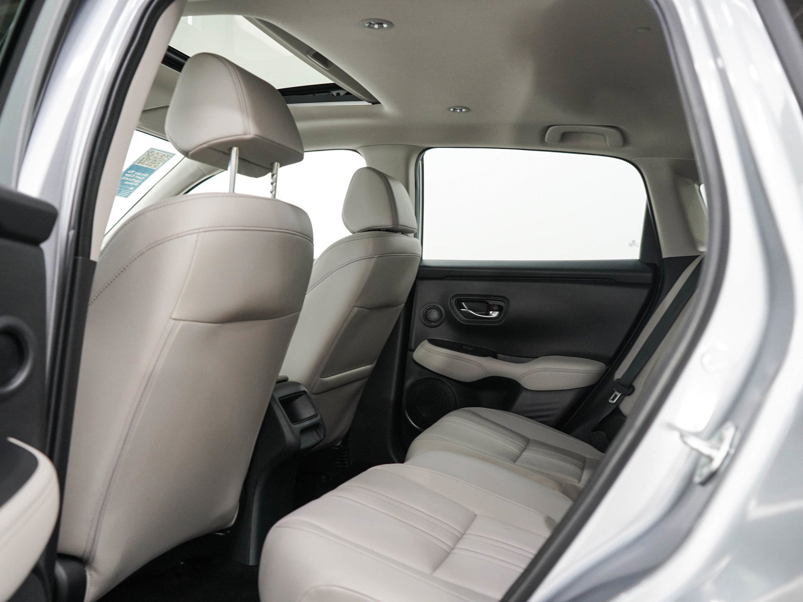 Used 2025 Honda HR-V EX-L image 17