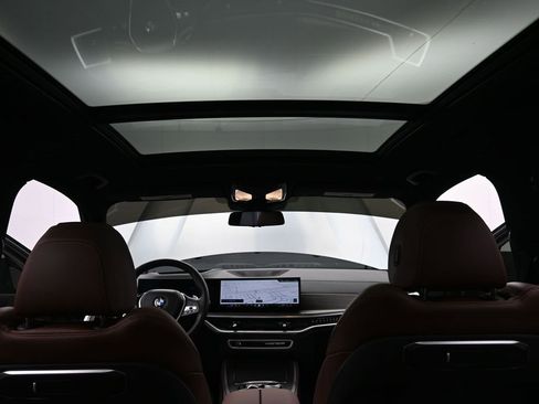 Used 2024 BMW X5 xDrive40i w/ Premium Package image 17