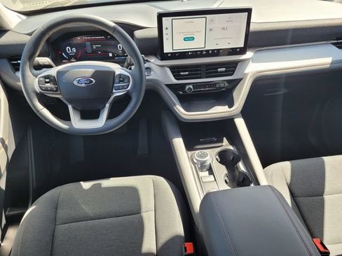 New 2026 Ford Explorer Active RWD image 7