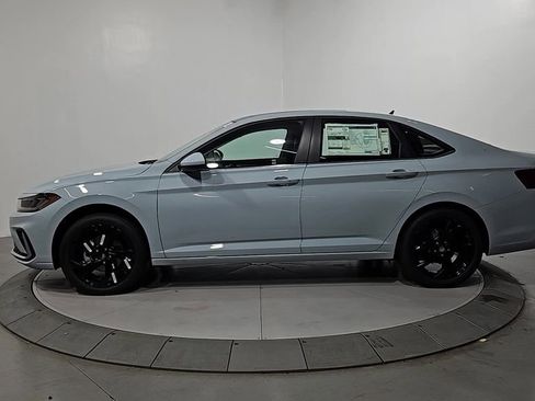 New 2026 Volkswagen Jetta SE image 2