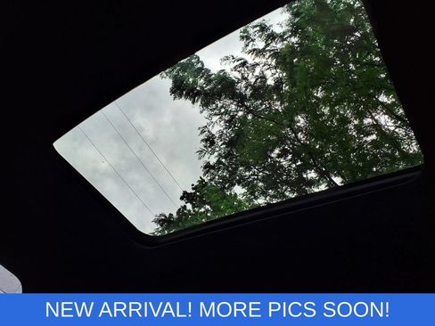 Used 2018 Ford Explorer XLT w/ Equipment Group 202A AWD/4WD image 5