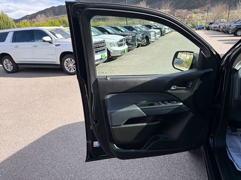 Used 2019 Chevrolet Colorado Z71 AWD/4WD image 10