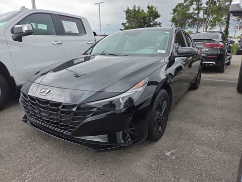 Used 2023 Hyundai Elantra SEL FWD image 8