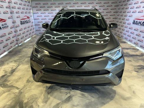 Used 2017 Toyota RAV4 LE FWD image 4