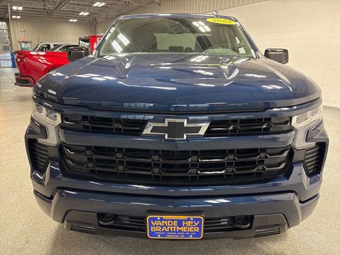 Used 2023 Chevrolet Silverado 1500 RST image 2