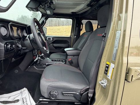 Used 2025 Jeep Wrangler Unlimited Rubicon image 18