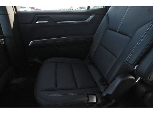 Used 2025 GMC Acadia Elevation w/ Elevation Premium Package FWD image 14