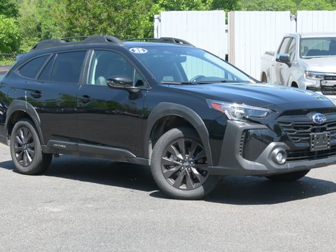 Certified 2025 Subaru Outback Onyx Edition AWD/4WD image 2