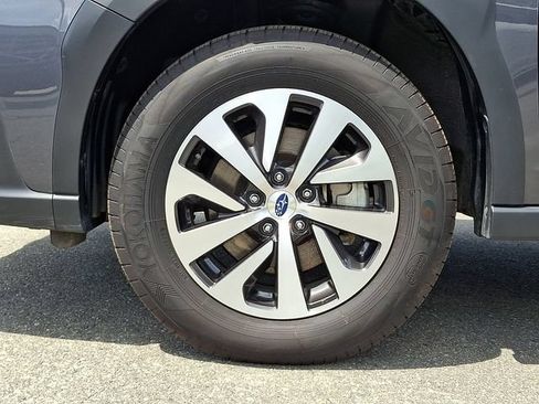 Certified 2025 Subaru Outback Premium AWD/4WD image 8