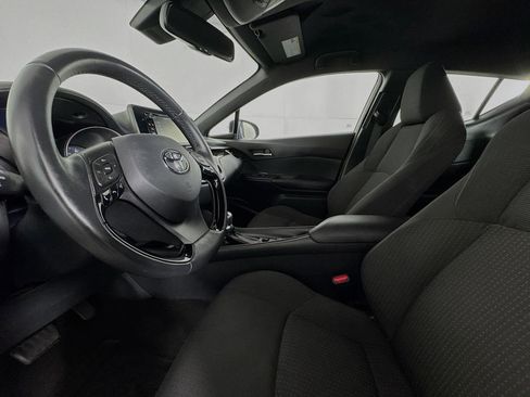 Used 2018 Toyota C-HR XLE image 21