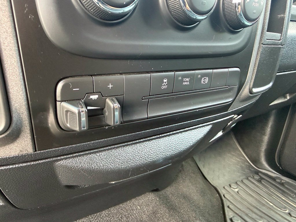 Used 2018 RAM 3500 Tradesman w/ Chrome Appearance Group AWD/4WD image 39