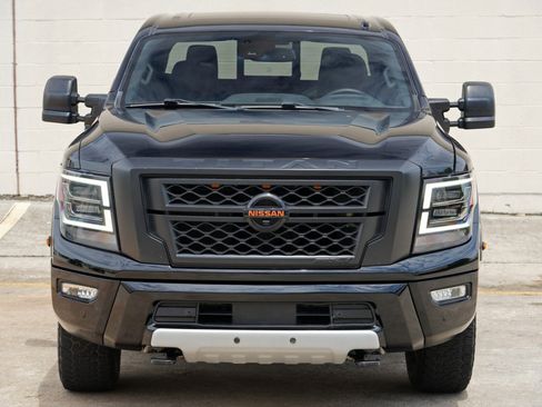 Used 2021 Nissan Titan PRO-4X w/ Pro-4x Convenience Package AWD/4WD image 43