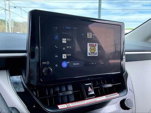 Used 2025 Toyota Corolla LE image 22