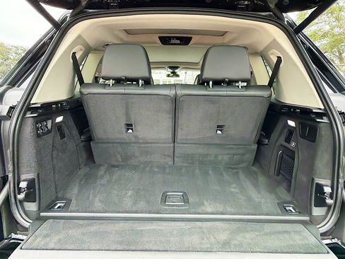 Used 2022 BMW X7 xDrive40i w/ Premium Package AWD/4WD image 11