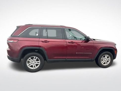 Used 2023 Jeep Grand Cherokee Laredo image 6