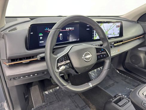 Used 2024 Nissan Ariya AWD image 12