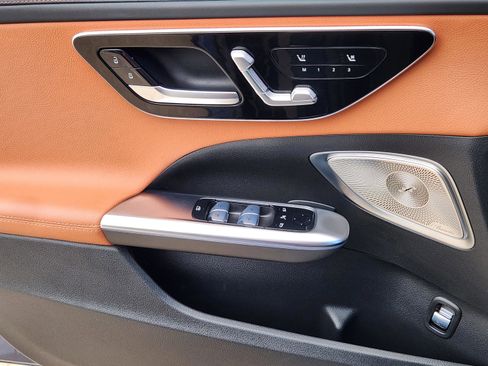 Used 2025 Mercedes-Benz C 300 Sedan image 14