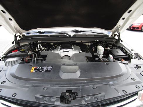 Used 2019 Cadillac Escalade ESV Platinum image 40