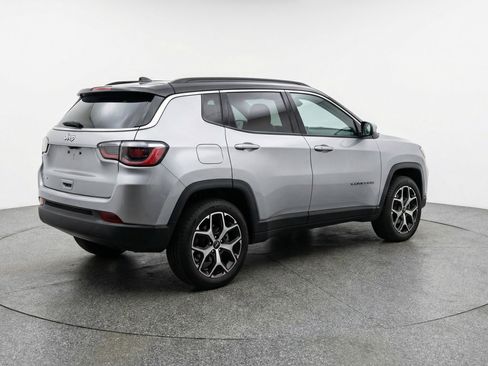 Used 2025 Jeep Compass Limited AWD/4WD image 9