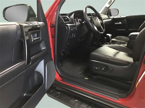 Certified 2024 Toyota 4Runner TRD Off-Road Premium image 11