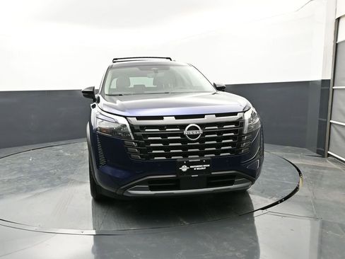 New 2026 Nissan Pathfinder SL image 2