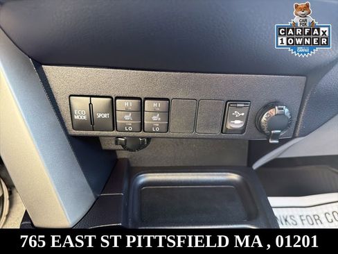 Used 2017 Toyota RAV4 Limited image 12