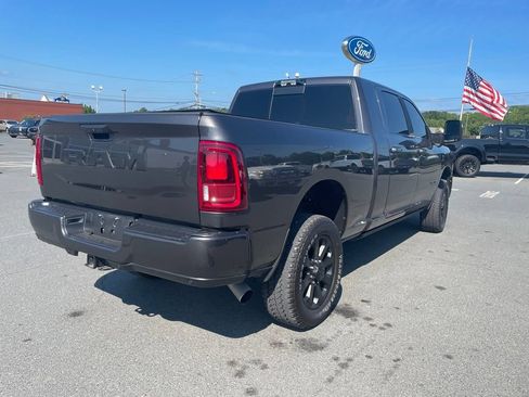 Used 2025 RAM 2500 Laramie AWD/4WD image 4