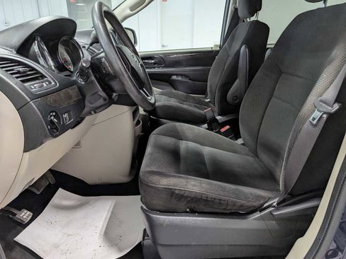 Used 2017 Dodge Grand Caravan SE w/ Power Window Group image 4
