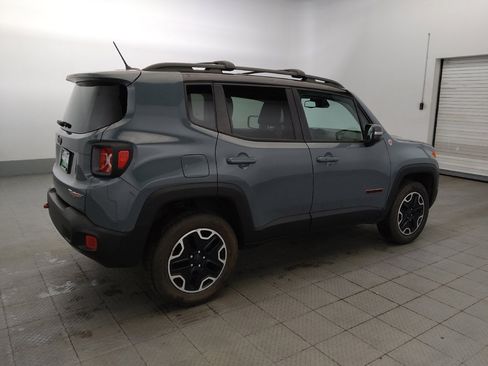 Used 2016 Jeep Renegade Trailhawk w/ Premium Trailhawk Package AWD/4WD image 10